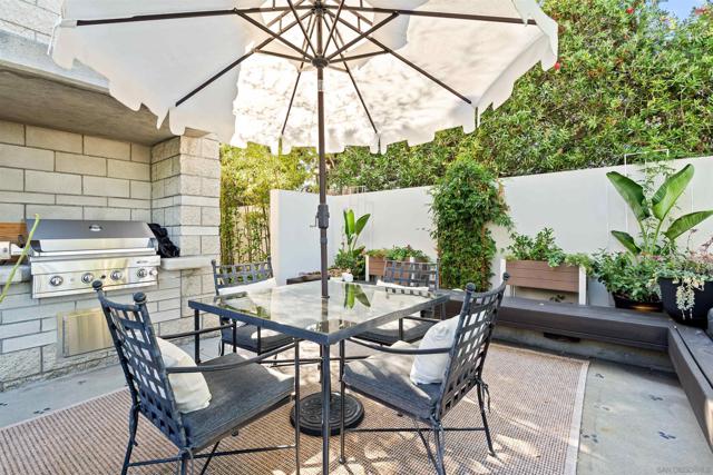 5259 Pacifica Dr, San Diego CA: https://media.crmls.org/mediaz/502e0b5a-33d0-4211-9f9f-bdfaf0807c2c.jpg