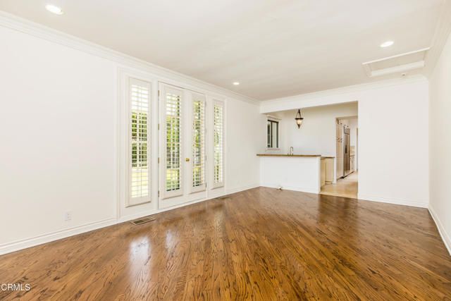 1184 Arden Road, Pasadena CA: https://media.crmls.org/mediaz/502e1083-6068-4c1a-a51f-5596cfd2a49c.jpg