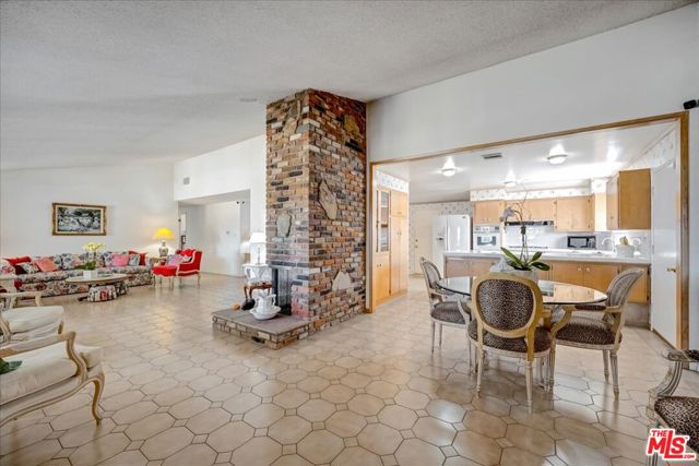 5581 Mason Avenue photo 1