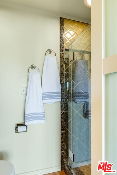 1355 Columbia Drive, Glendale CA: https://media.crmls.org/mediaz/502e7e51-6d91-4762-884c-4eb352cd1c91.jpg