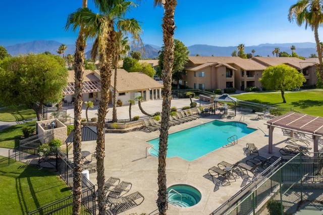 Image 27 of 35 For 78650 Avenue 42  102