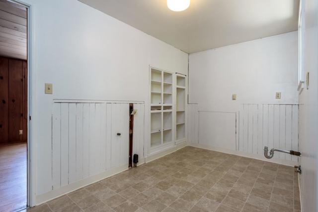 774 Chestnut Street, San Carlos CA: https://media.crmls.org/mediaz/502f3c07-3d2f-41d1-8850-009d0c8867ac.jpg