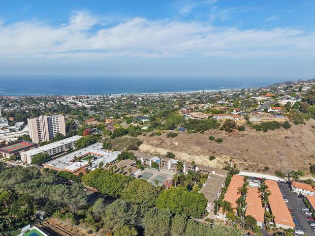 2600 Torrey Pines Road, La Jolla CA: https://media.crmls.org/mediaz/50305d69-84ee-45e8-b49a-10f4e05493ed.jpg