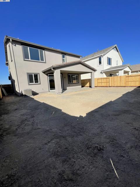 2177 Gentle Rain Drive, Roseville CA: https://media.crmls.org/mediaz/50308895-219a-45b1-a258-5ae077fe9585.jpg