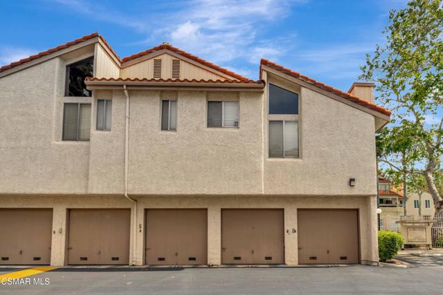 3318 Darby Street, Simi Valley CA: https://media.crmls.org/mediaz/50308f0e-28ff-4b10-9882-bf330597993a.jpg