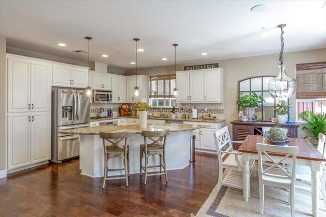 270 Robin Place, Gilroy CA: https://media.crmls.org/mediaz/5031499d-eed8-44c1-ba94-e5b2b36645c1.jpg