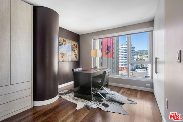 6250 Hollywood Boulevard, Los Angeles CA: https://media.crmls.org/mediaz/5031ce4c-adba-4926-bd4a-f60ee34fcbe4.jpg