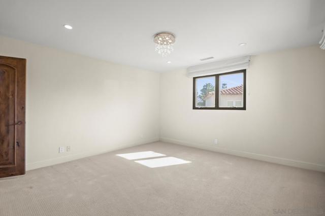 650 Glorietta Blvd, Coronado CA: https://media.crmls.org/mediaz/5031e6b1-d58b-478c-b3e0-bec346c6bd74.jpg