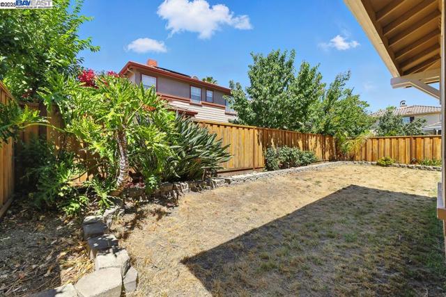 37420 Gillett Rd, Fremont CA: https://media.crmls.org/mediaz/50322c82-79d9-4338-93ee-b843218498a7.jpg