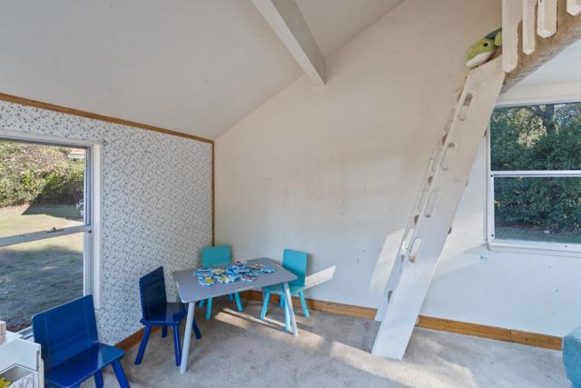 5367 Rosswood Lane, Redding CA: https://media.crmls.org/mediaz/50326327-12bc-48af-9b41-d4cf0fcc82c7.jpg