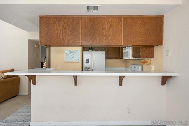17945 Caminito Pinero, San Diego CA: https://media.crmls.org/mediaz/5032a0df-1c1b-4292-a3ff-1618620c6035.jpg