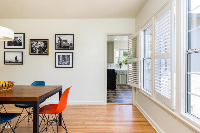 3255 Castera Avenue, Glendale CA: https://media.crmls.org/mediaz/5032b0ae-0197-4a11-98ab-a811652cfb81.jpg