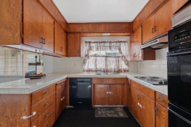 1545 E Saint John Street, San Jose CA: https://media.crmls.org/mediaz/503389a3-90b7-4a71-9174-d4483411c913.jpg