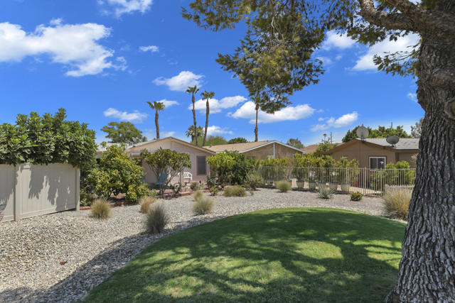 47867 Los Amigos Court, Indio CA: https://media.crmls.org/mediaz/5033c3a8-fb89-407a-bf8f-be68fa454883.jpg