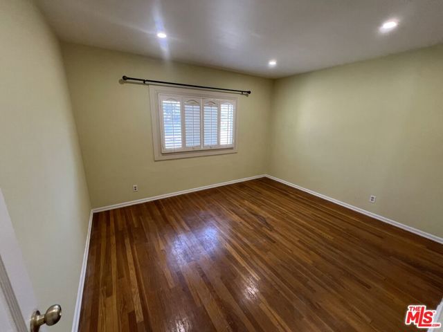 8361 Wentworth Street, Sunland CA: https://media.crmls.org/mediaz/5033fb93-8aea-42de-b0df-8258e6a6c98d.jpg