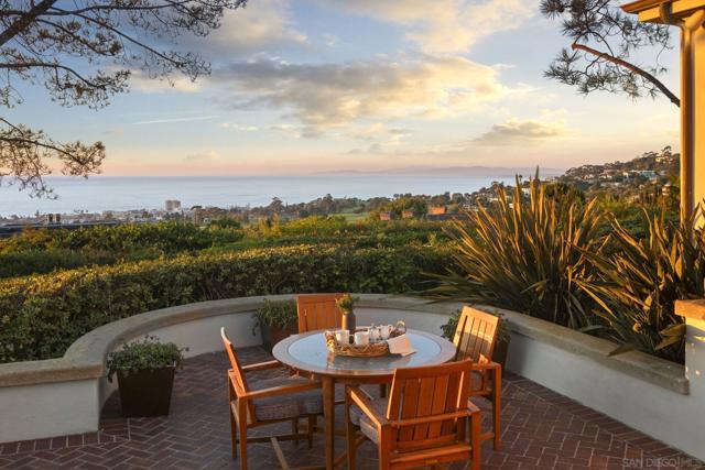 1515 El Camino Del Teatro, La Jolla CA: https://media.crmls.org/mediaz/50341f50-4bca-428f-b6e4-163ca36bfdf3.jpg