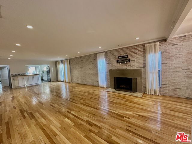 1246 N Genesee Avenue, West Hollywood CA: https://media.crmls.org/mediaz/50348225-7ebb-4ee2-a099-fe9be79d3414.jpg