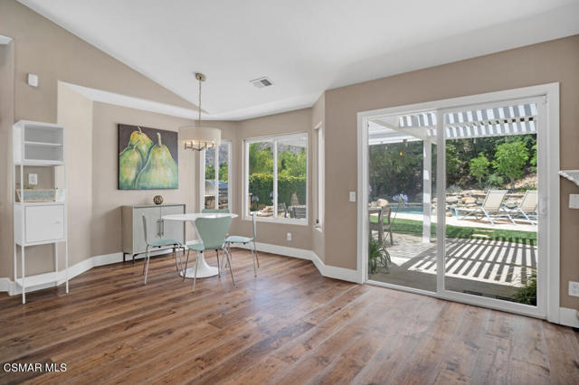 4953 Kilburn Court, Oak Park CA: https://media.crmls.org/mediaz/50350fd4-7ac6-41f1-9398-d31ee9d152e1.jpg