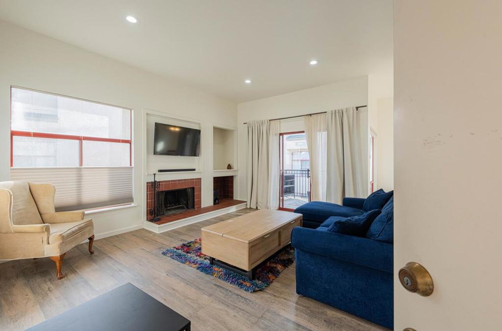 2412 N Main Street #G