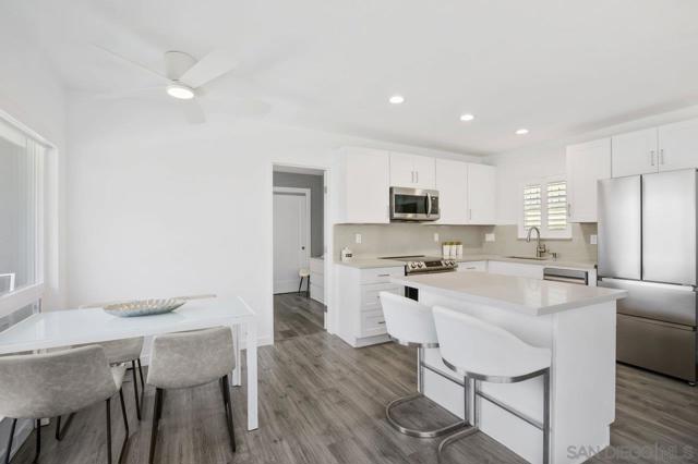 3980 Crown Point Drive, San Diego CA: https://media.crmls.org/mediaz/50353b47-89f1-4d96-8a10-58ab8cbeae83.jpg