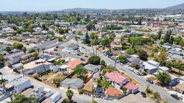 8787 Washington Avenue, La Mesa CA: https://media.crmls.org/mediaz/50365154-fbf8-4c67-8054-8cc21a890d14.jpg