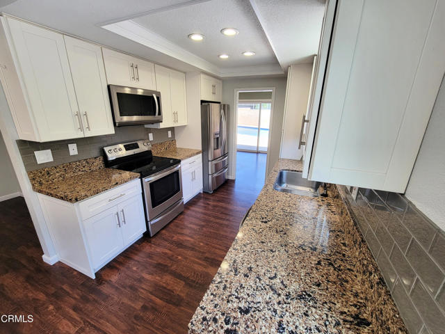 6673 Sora Street, Ventura CA: https://media.crmls.org/mediaz/503653da-7e14-432c-a6e1-3d32c074279f.jpg