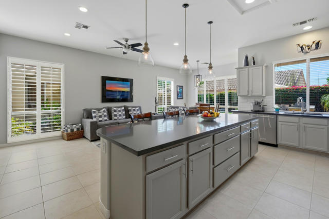 36531 Tallowood Drive, Palm Desert CA: https://media.crmls.org/mediaz/5036630c-e9ad-43c2-a452-b553a57136c3.jpg