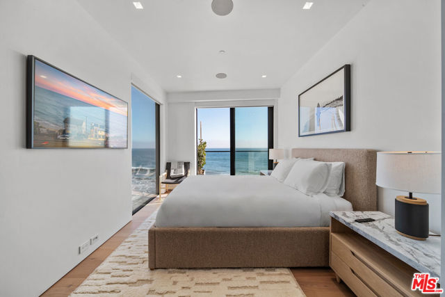 18954 Pacific Coast Highway, Malibu CA: https://media.crmls.org/mediaz/50370c7a-cde2-406d-bd5b-a97dbfb55ccb.jpg