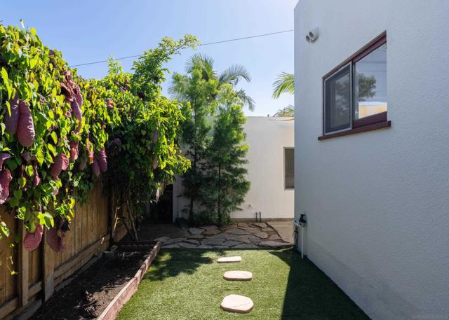3077 Landis St, San Diego CA: https://media.crmls.org/mediaz/503761c3-e333-4343-85fe-37b00162fc22.jpg