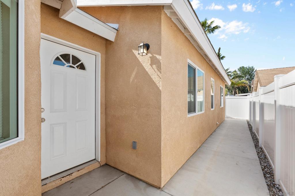 MLS #250024356SD img 5