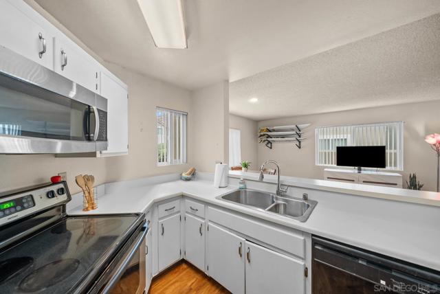 Image 8 of 25 For 7565 Charmant Dr  503