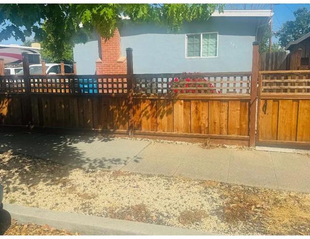 920 7th Avenue, Redwood City CA: https://media.crmls.org/mediaz/50380835-3f93-42aa-a407-b7913de5a6f9.jpg