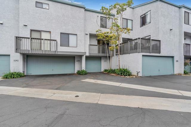 3238 Via Alicante, La Jolla CA: https://media.crmls.org/mediaz/50387bd9-15fd-4ea1-ab0e-7ac207e3bdd5.jpg