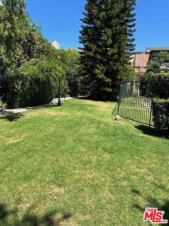 13609 Valerio Street, Van Nuys CA: https://media.crmls.org/mediaz/5038fe48-5adb-46d9-8348-3f6fedc1a58d.jpg