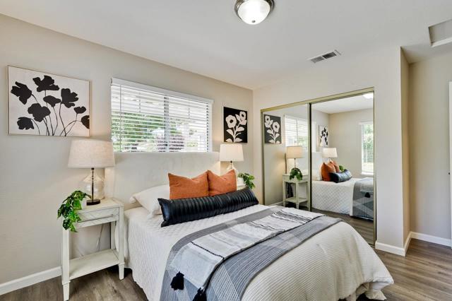 304 Windmill Park Lane, Mountain View CA: https://media.crmls.org/mediaz/503a3aea-d7a0-4ca4-8751-f64c294f717d.jpg