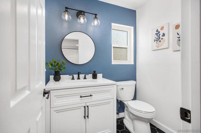 1009 Paseo La Cresta, Chula Vista CA: https://media.crmls.org/mediaz/503a6c01-5e73-40dd-be86-8f4fc8acda52.jpg