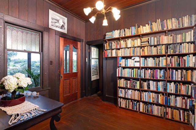 21130 E Cliff Drive, Santa Cruz CA: https://media.crmls.org/mediaz/503ab012-8523-42cf-91a7-3eb83c2ffc5b.jpg