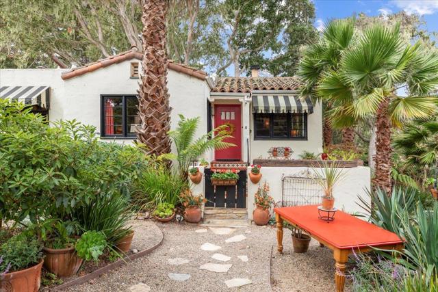 989 Madison Street, Monterey CA: https://media.crmls.org/mediaz/503b282f-510f-4ee6-bab1-bec48a427587.jpg