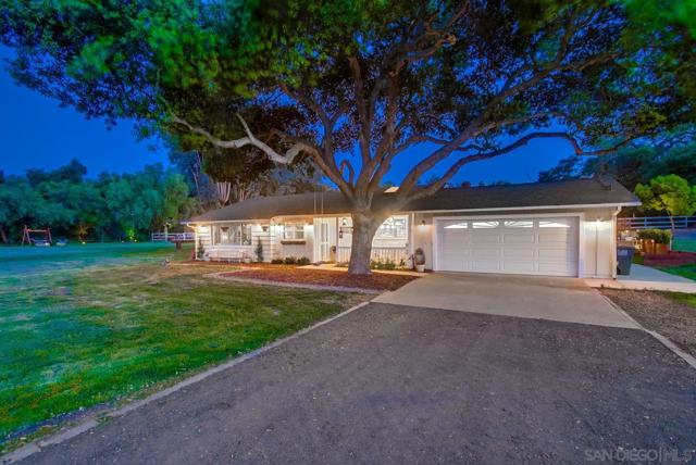 17048 Handlebar Rd, Ramona CA: https://media.crmls.org/mediaz/503bb018-c805-4e72-9af5-8222a1525694.jpg