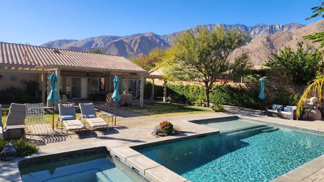 1002 Alta Cresta, Palm Springs CA: https://media.crmls.org/mediaz/503bd569-4d4e-47c2-8e67-6e4f3677ce76.jpg