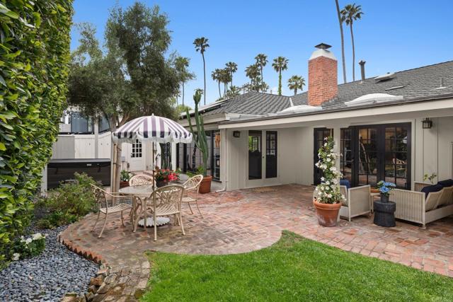 315 Mira Monte, La Jolla CA: https://media.crmls.org/mediaz/503bfab0-3f90-4032-99da-d97d66720d69.jpg