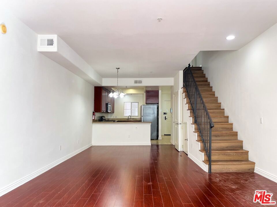 429 S St Andrews Pl #2