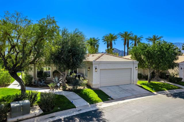 48205 Vista De Nopal, La Quinta CA: https://media.crmls.org/mediaz/503c7c28-4c38-4324-bbe0-12c8b8fd20c0.jpg