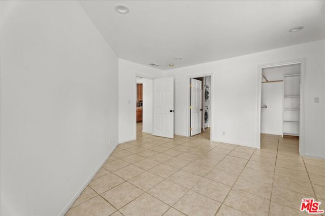6443 Matilija Avenue, Van Nuys CA: https://media.crmls.org/mediaz/503ca2c6-9f7d-481c-8cf2-d330d527c88f.jpg