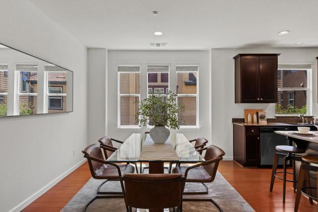 218 Peppermint Tree Terrace, Sunnyvale CA: https://media.crmls.org/mediaz/503cf325-6cee-4c26-97c9-3823dc5a96cc.jpg