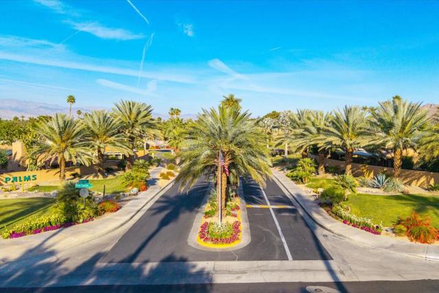 44289 Venice Court, Palm Desert CA: https://media.crmls.org/mediaz/503d0fef-1319-4634-a6d8-ed3da6746f96.jpg