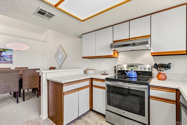 Image 8 of 24 For 505 Farrell Drive Q104