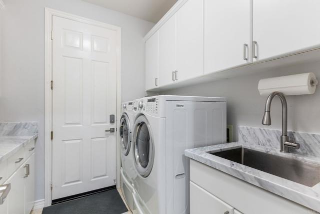 2209 Eucalyptus Ave, Escondido CA: https://media.crmls.org/mediaz/503d6334-7e00-476c-b885-5a9eaeac48e4.jpg