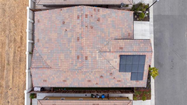 2102 White Oak Drive, Hollister CA: https://media.crmls.org/mediaz/503dd1b2-53e5-4c12-bda0-fc698a9e6b7c.jpg