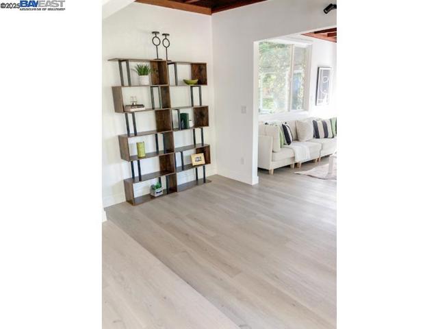 21401 Santa Clara Ave, Monte Rio CA: https://media.crmls.org/mediaz/503e0278-6187-4fd0-8088-dee3861f1df0.jpg